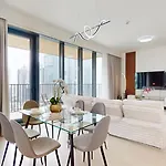 Apartment With 2 Bedrooms In Al Tahani St - Downtown Dubai