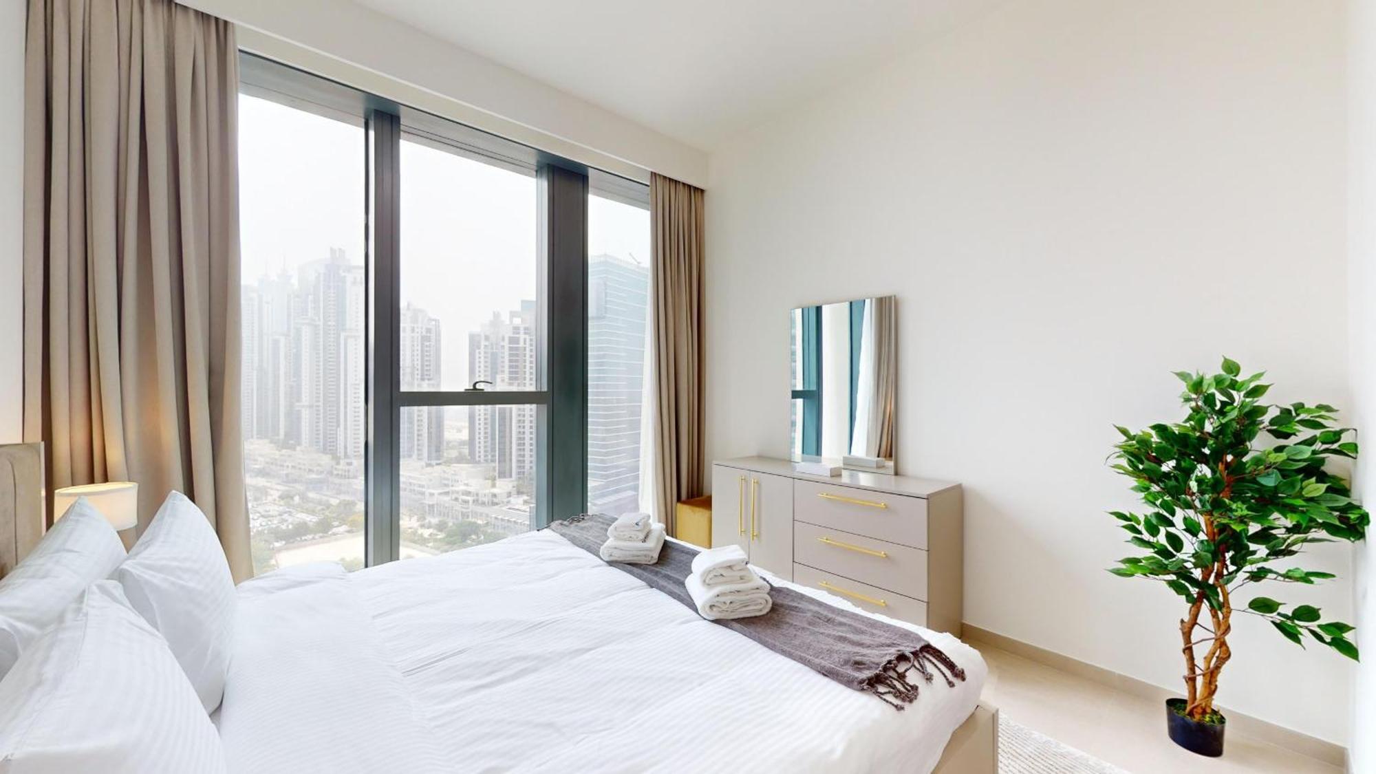 With 2 Bedrooms In Al Tahani St - Downtown Apartment *