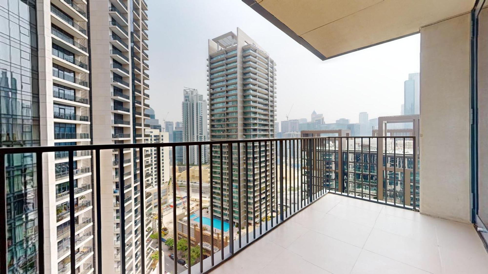 With 2 Bedrooms In Al Tahani St - Downtown Apartment *
