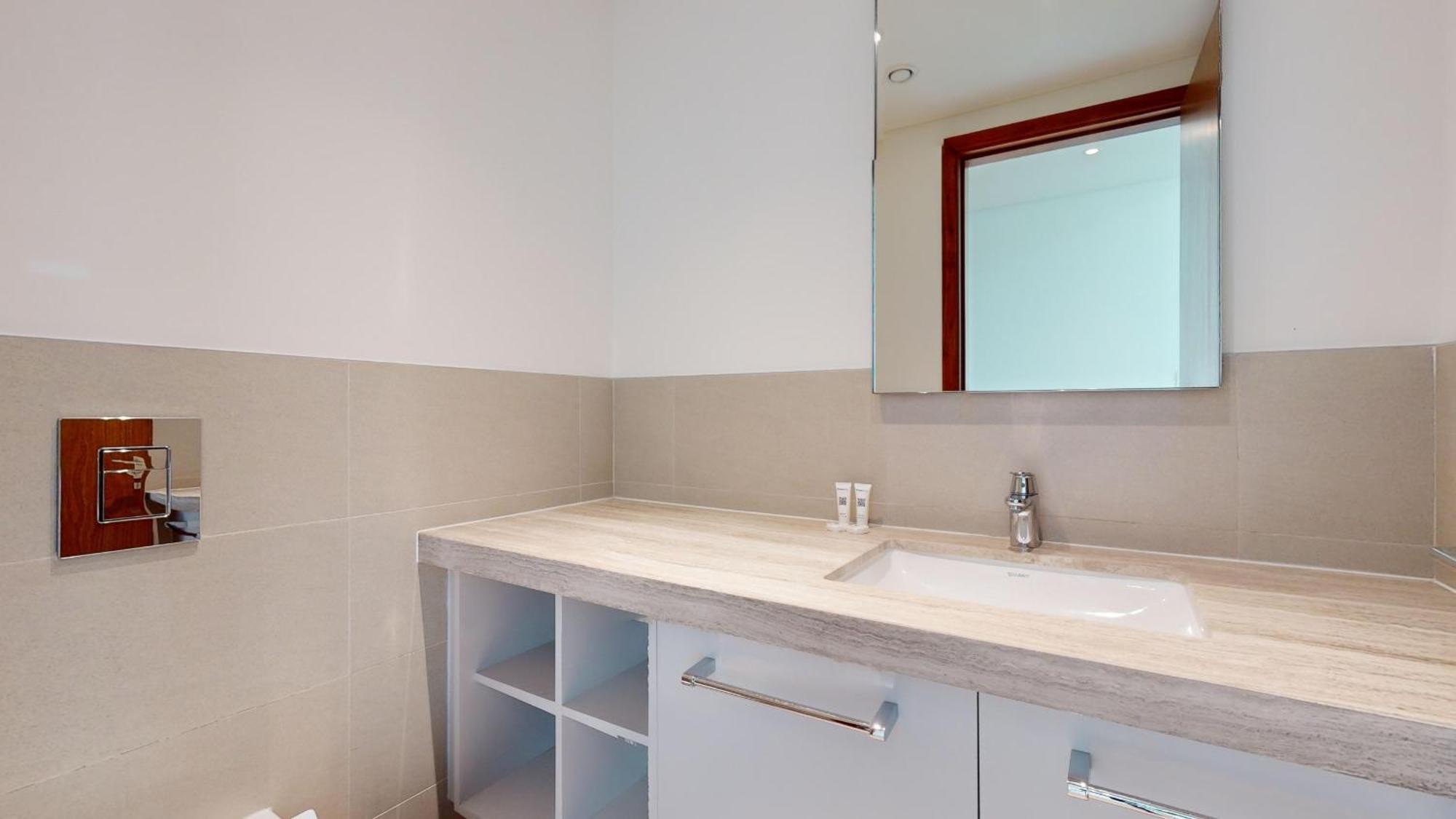 Apartment With 2 Bedrooms In Al Tahani St - Downtown Dubai